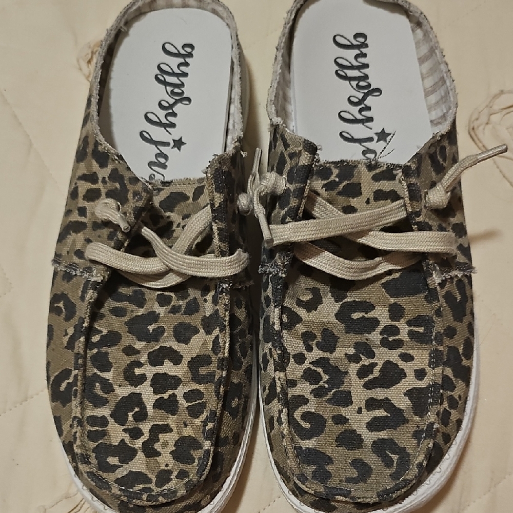 Leopard Print Slip-On Shoes